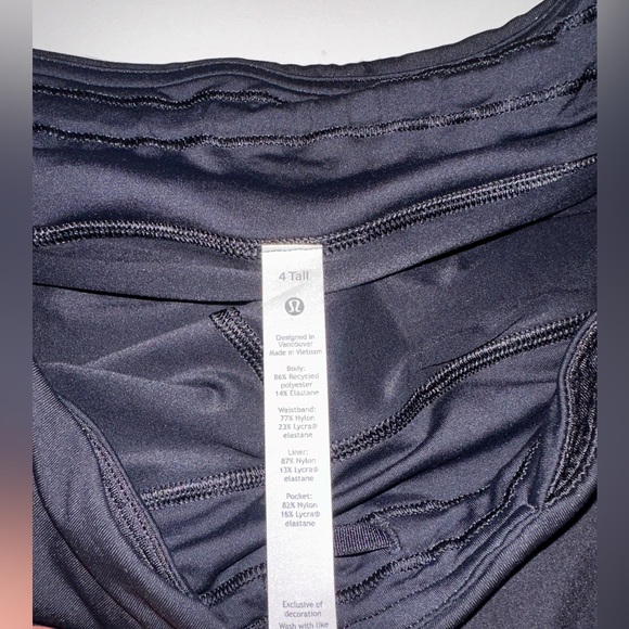 Perfect Condition Black LuluLemon Skort! Size 4 - Tall - Picture 2 of 3